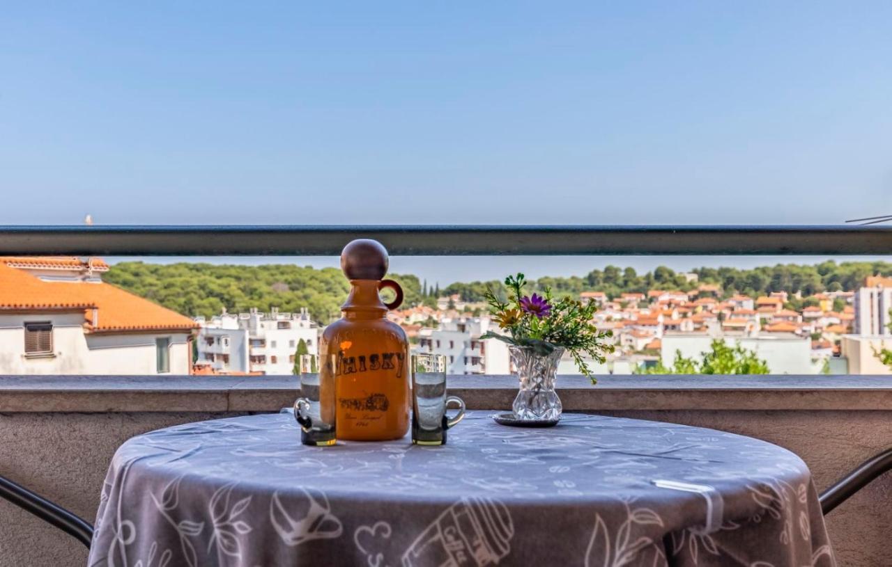 Big Swimming Pool Apartment Monvidal Pula Buitenkant foto