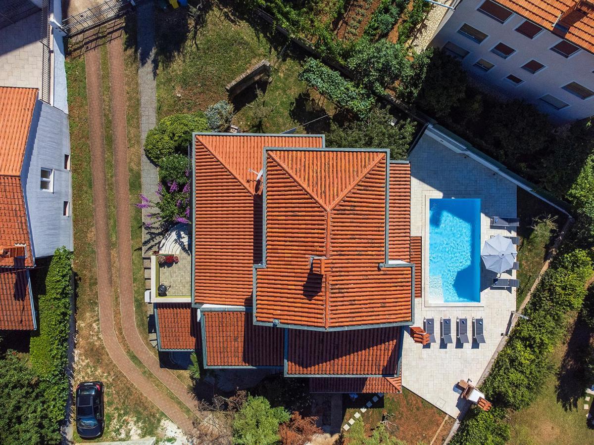 Big Swimming Pool Apartment Monvidal Pula Buitenkant foto